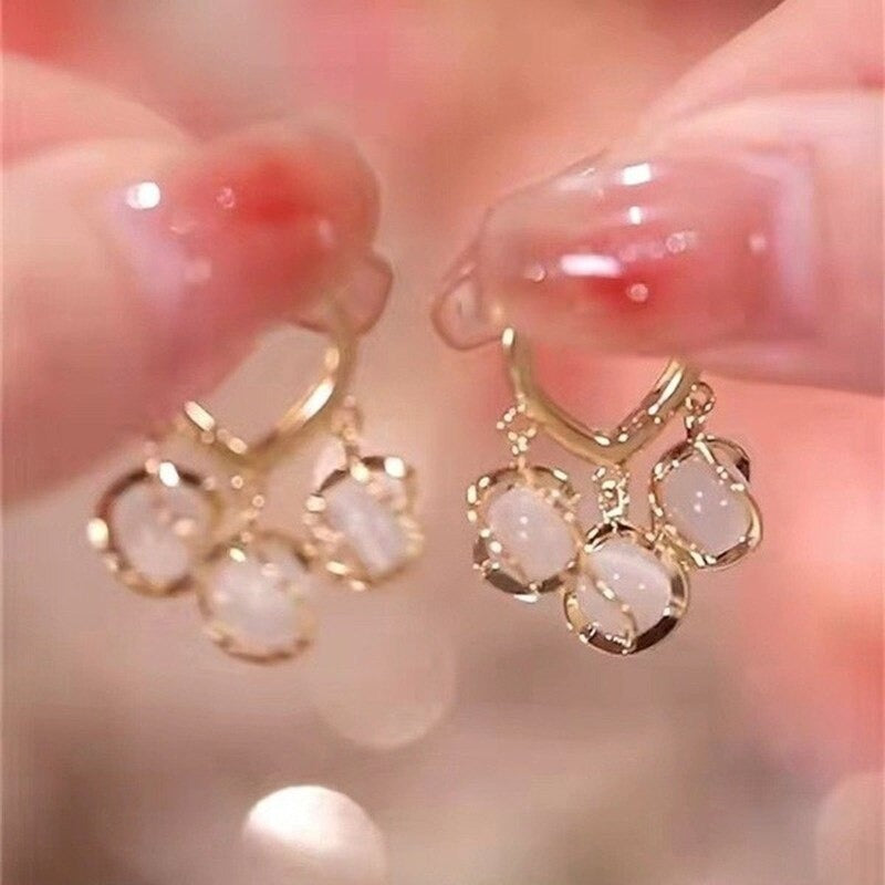 New Elegant Hollow Earrings